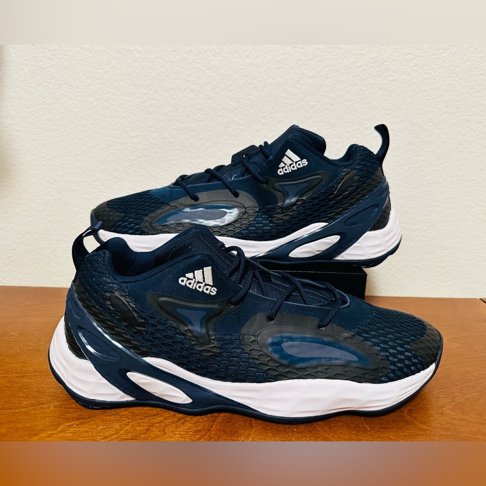 [GW3402] Mens Adidas Exhibit A Size 13.5
